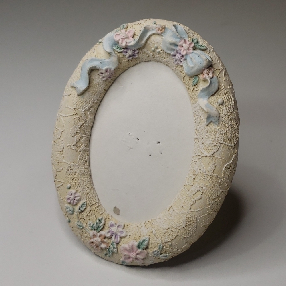 Vintage Oval Floral Ceramic Picture Photo Frame Lace Overlay